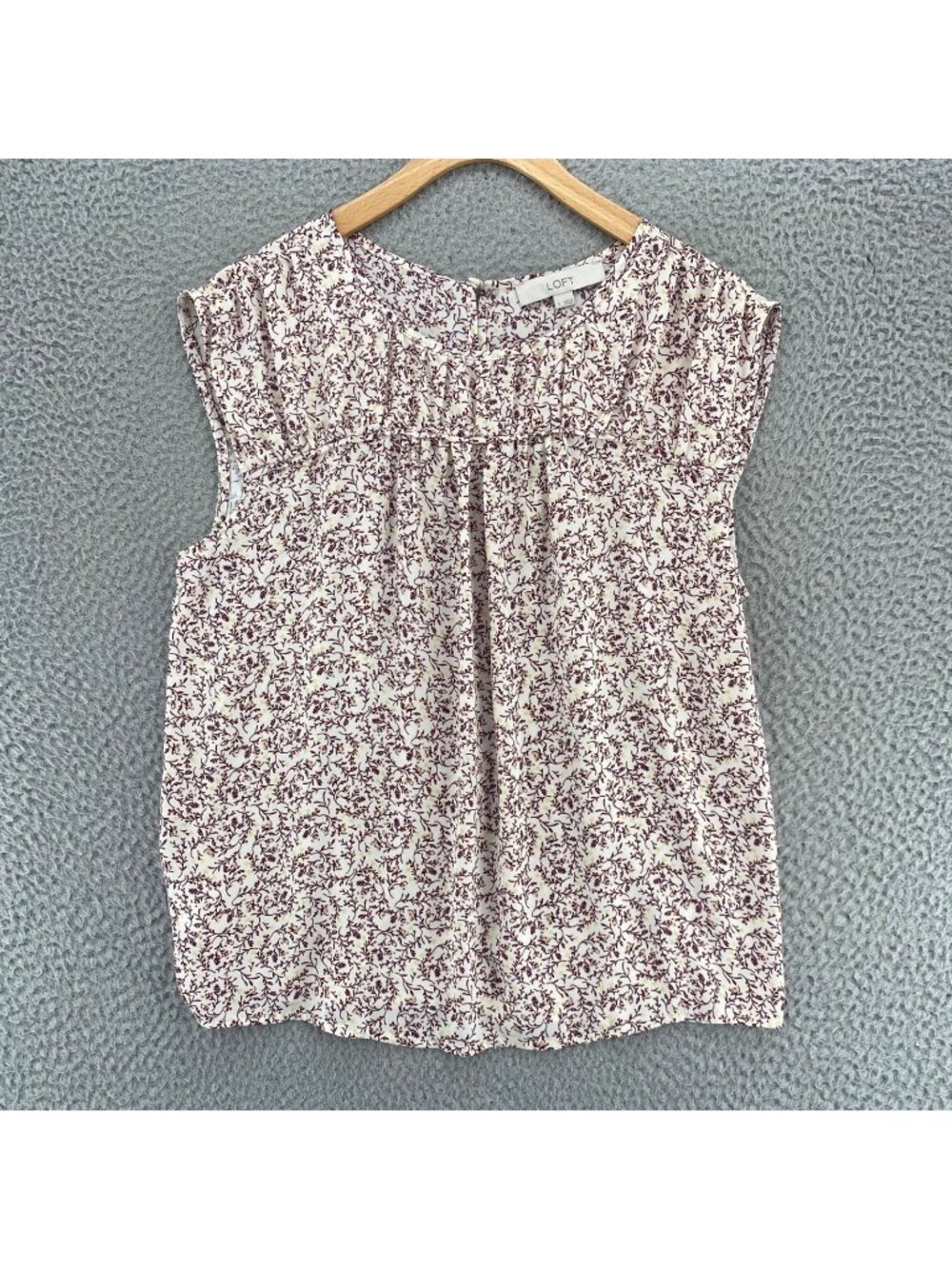LOFT Top Womens Small White Multi Floral Ruched Yoke Blouse Sleeveless Stretch